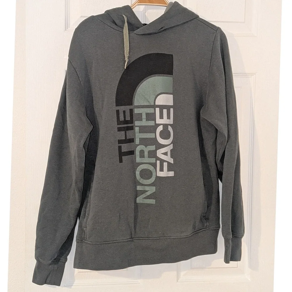 The North Face Mens Gray Graphic Logo Pullover Hoodie Medium Regular Fit
